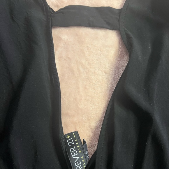 Forever 21 Plunging Wide-Leg Jumpsuit - Picture 5 of 6